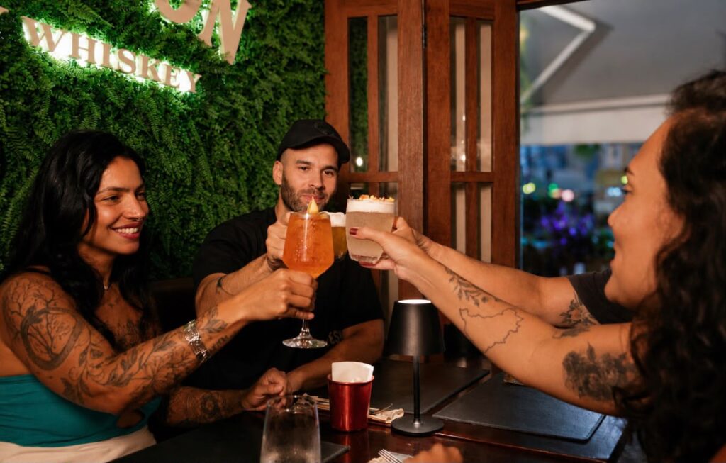 gastrobar em itacaré participa de festival de coquetelaria e recebe bartender eleita uma das maiores do brasil (3)