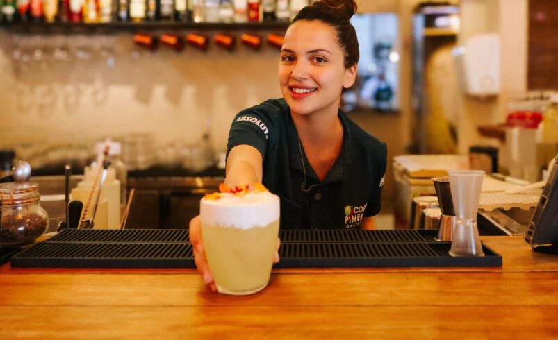 gastrobar em itacaré participa de festival de coquetelaria e recebe bartender eleita uma das maiores do brasil (1)