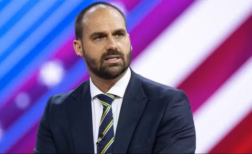 PF pede a demissão de Eduardo Bolsonaro por abandono de cargo