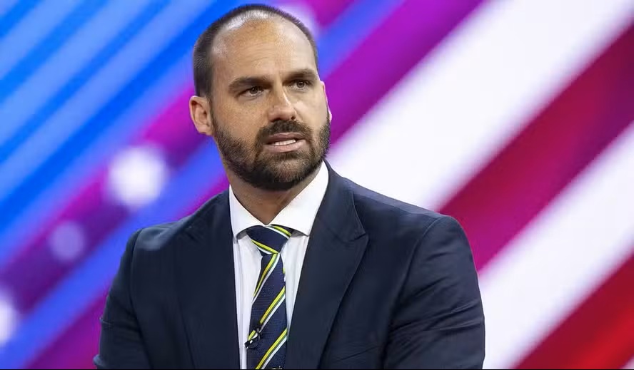 PF pede a demissão de Eduardo Bolsonaro por abandono de cargo