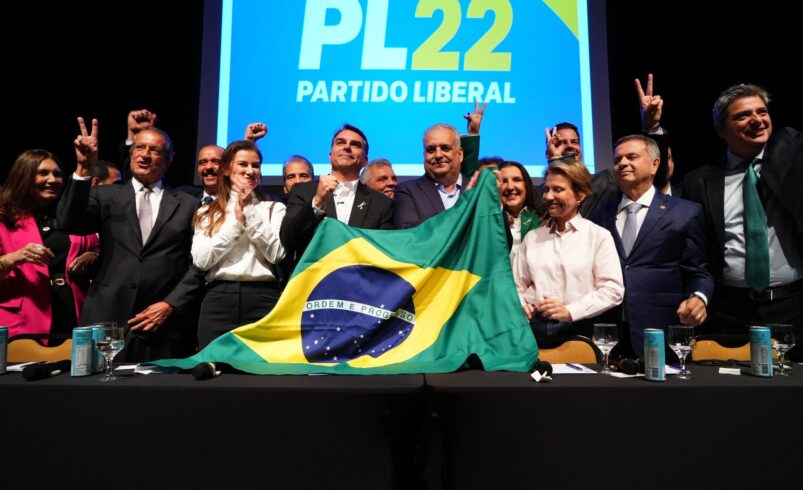 flávio bolsonaro anuncia deputado alfredo gaspar