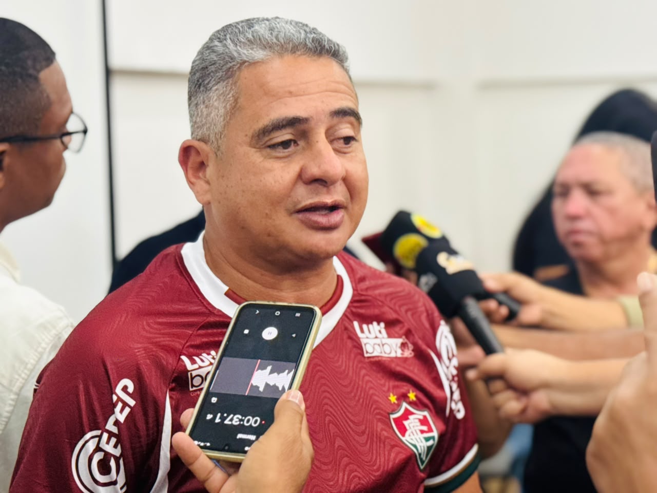 Jurandy Carvalho desiste da pré-candidatura a deputado estadual e anuncia apoio a Pastor Tom em Feira de Santana