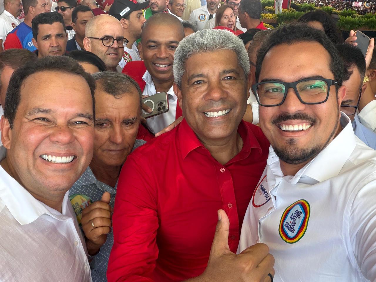 Nássara Santana reforça apoio à reeleição de Jerônimo Rodrigues durante caminhada em Salvador