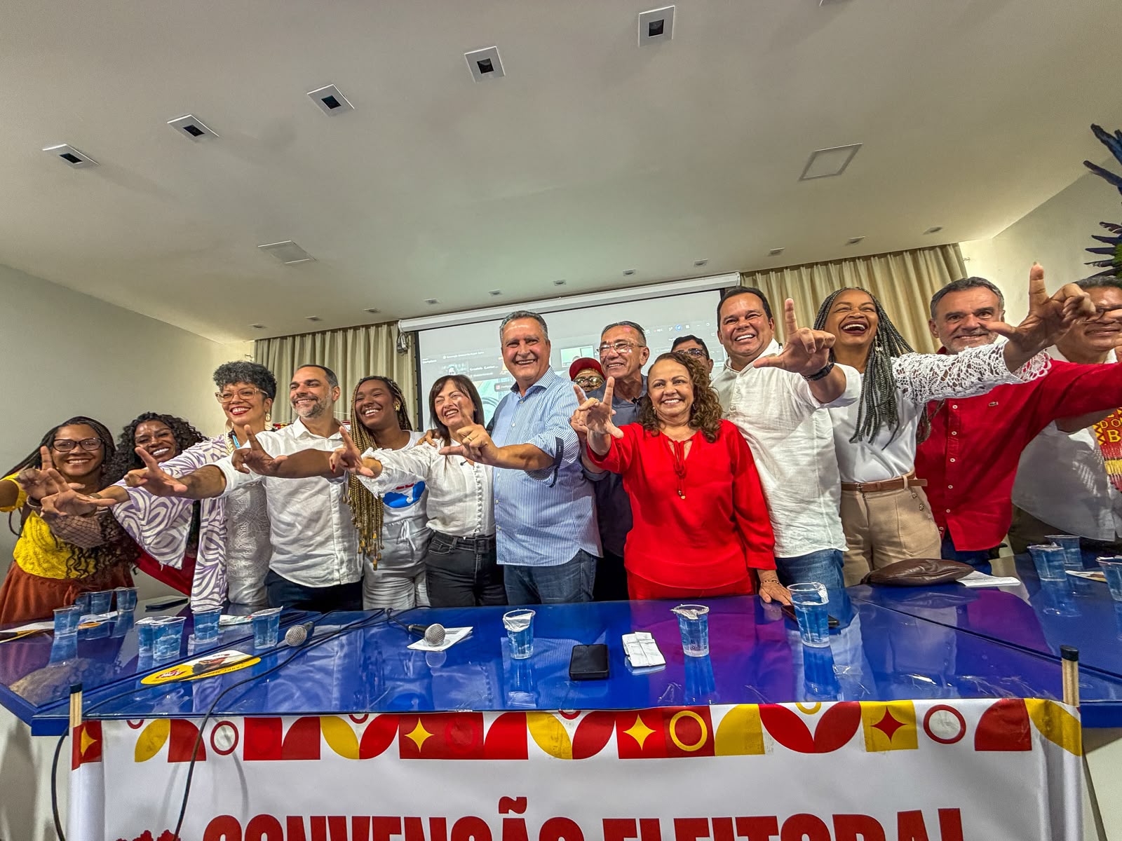PCdoB Bahia oficializa três candidaturas a deputados federais e 9 estaduais para as eleições de 2026 pcdob bahia oficializa três candidaturas a deputados federais e 9 estaduais para as eleições de 2026 (1)