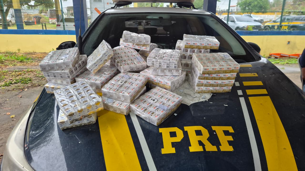 PRF apreende 2,7 mil ampolas de medicamentos emagrecedores na BR-116, em Feira de Santana (BA)