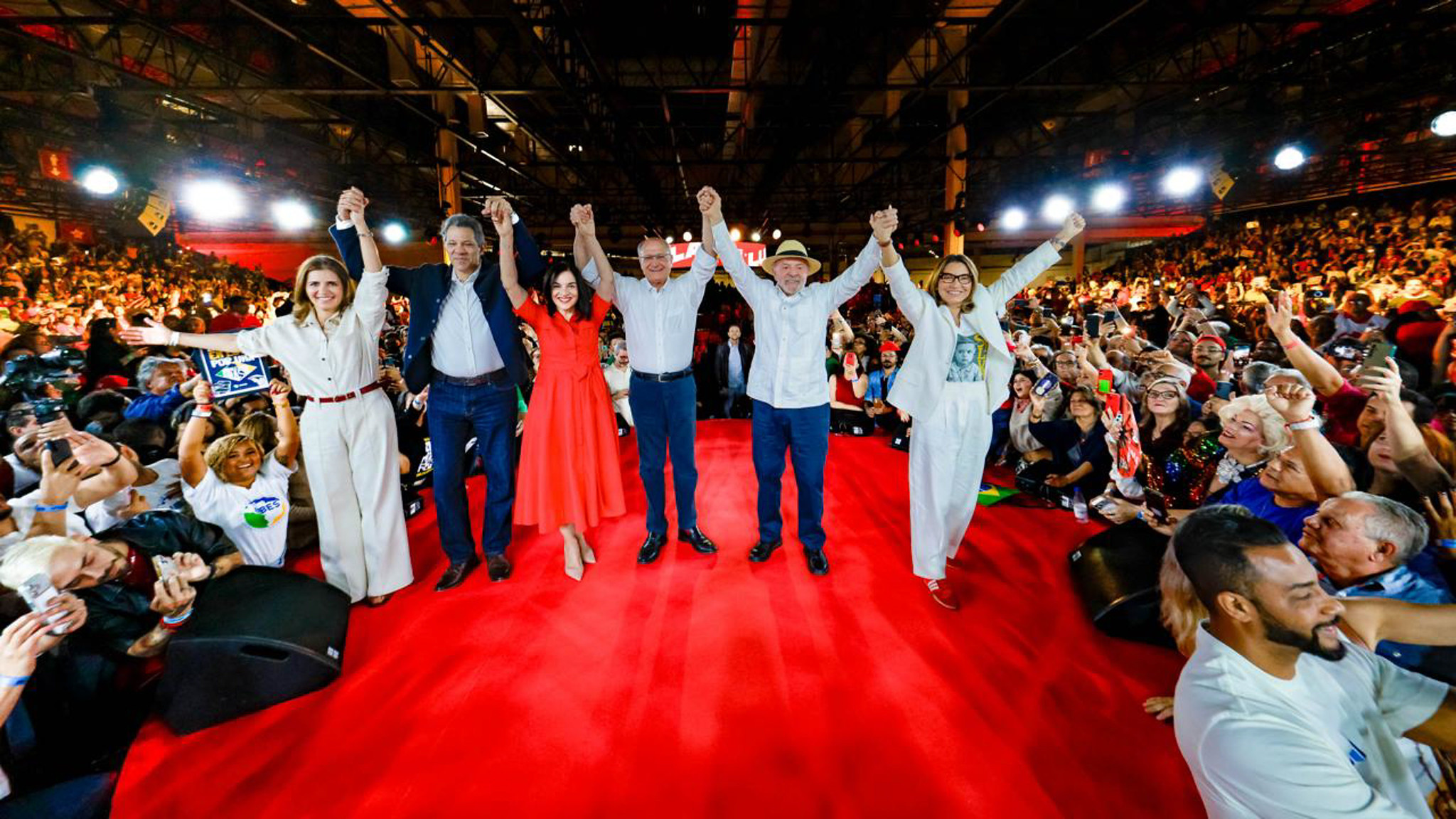 pt oficializa candidatura de lula à presidência (1)