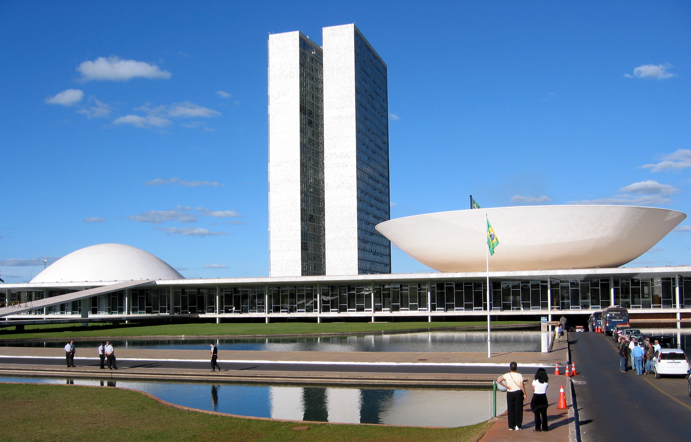 Congresso vota nesta semana fim da escala 6×1 e “taxa das blusinhas”