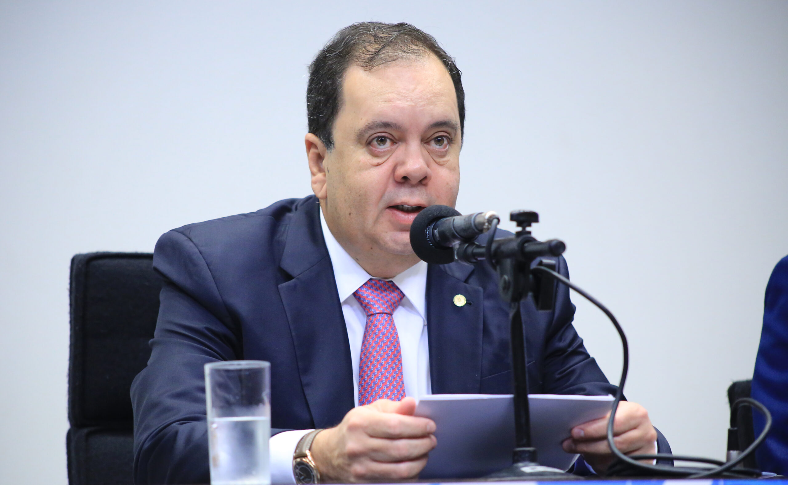 Elmar Nascimento se autodeclara preto após ter se identificado como branco e pardo em eleições anteriores