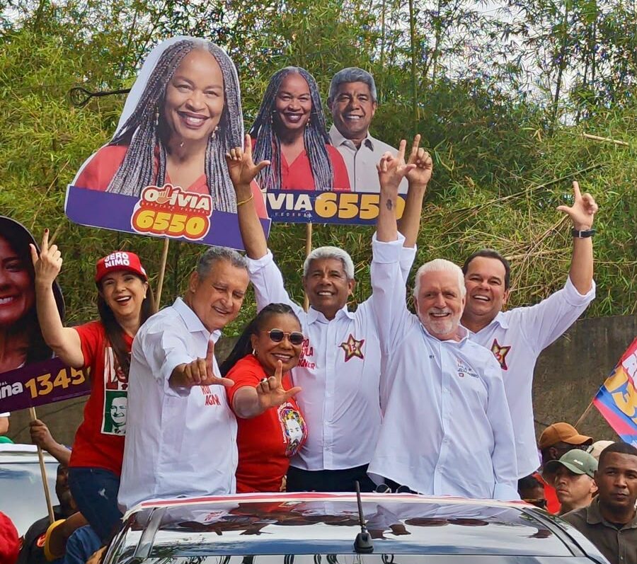 Jerônimo reúne aliados em carreata e comanda mobilização política em Salvador