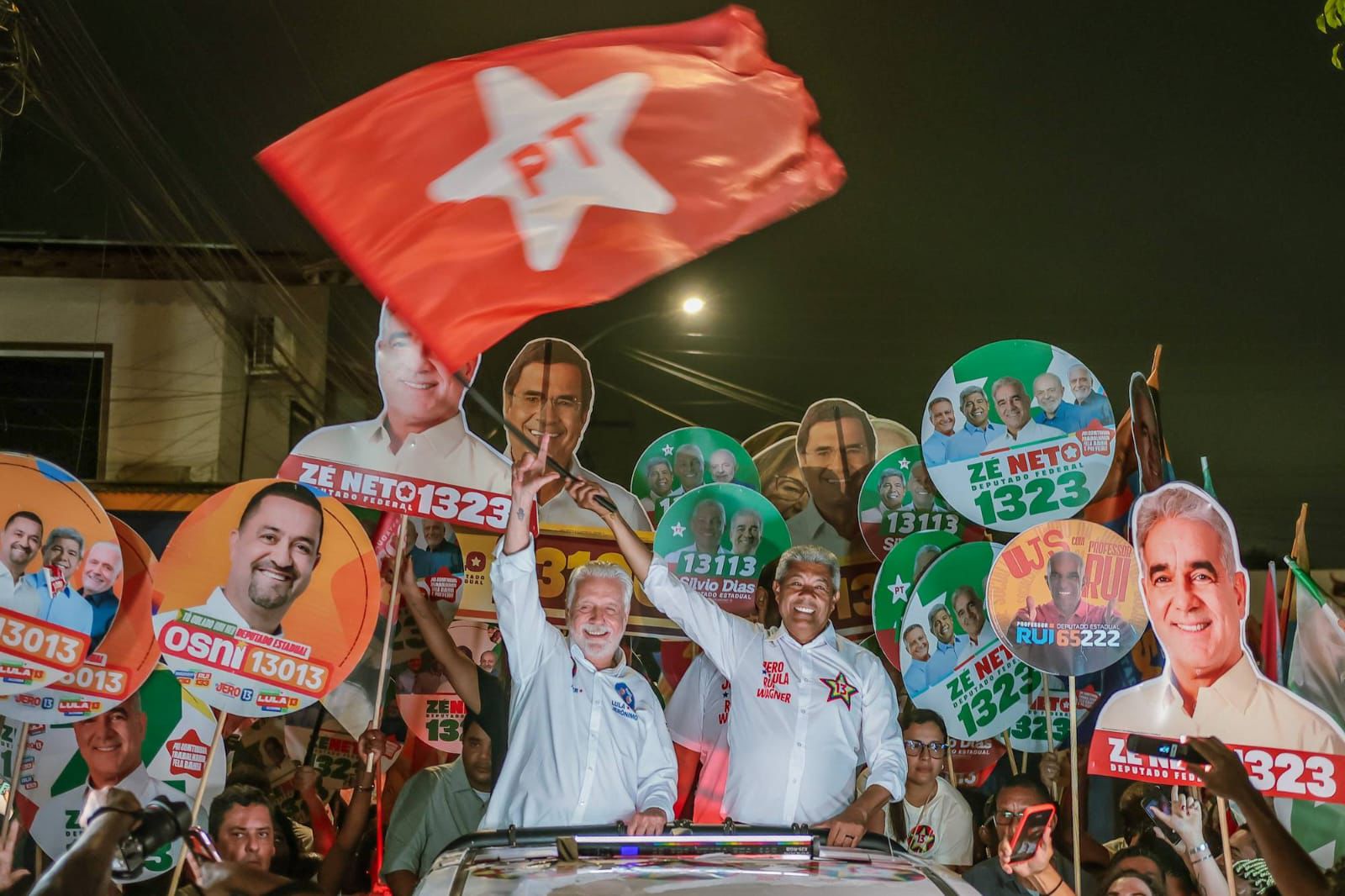 Jerônimo Rodrigues faz caminhada de campanha em Feira de Santana