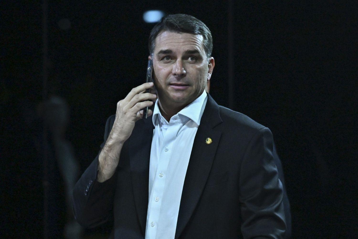 PF aponta cobranças de Flávio a Vorcaro por filme Dark Horse