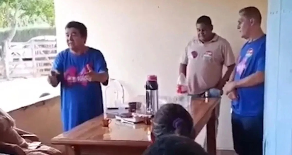 Prefeito de Tremedal ameaça cortar cesta básica de quem votar em Lula