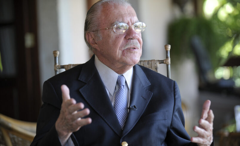 Ex-presidente José Sarney é internado com pneumonia; estado de saúde é estável