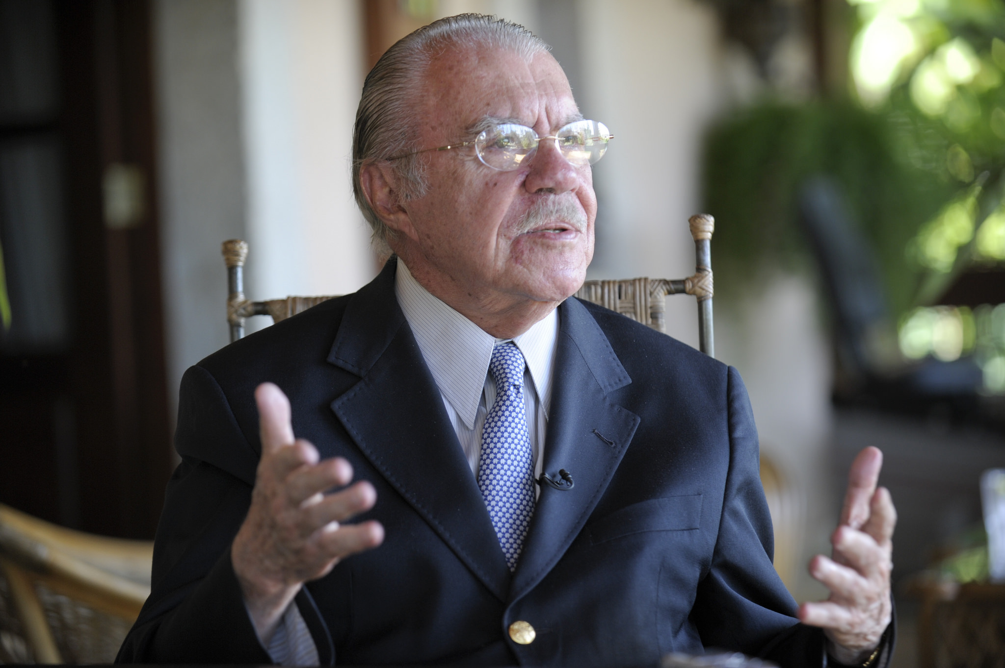 Ex-presidente José Sarney é internado com pneumonia; estado de saúde é estável