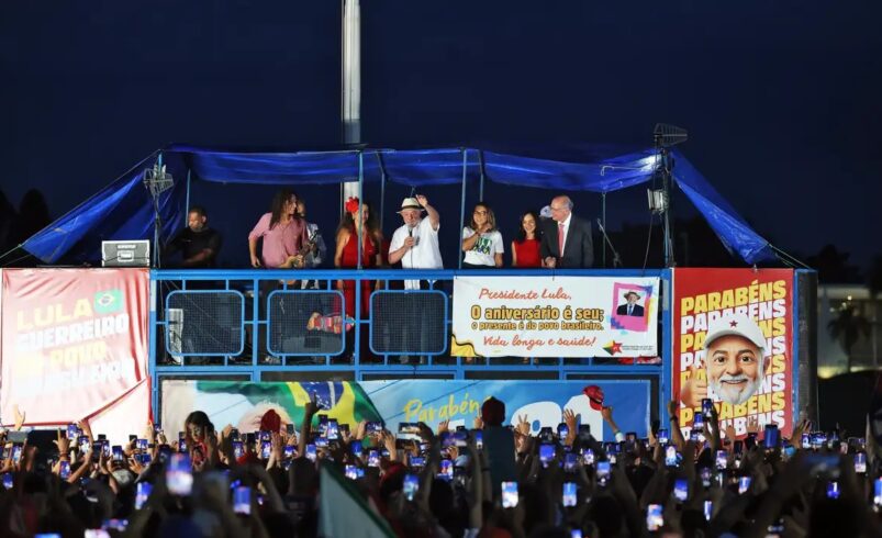 “ato vergonhoso”, diz lula sobre fuga de flávio bolsonaro